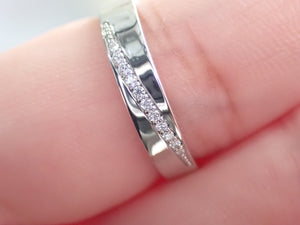 Ring with Round White Diamonds Running from One Side to Another | Fête Jubilee XVIII